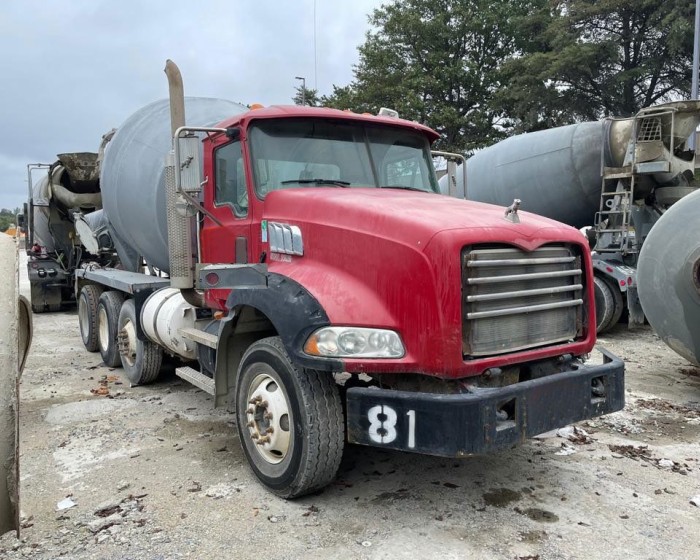 2007 MACK GRANITE CONCRETE MIXER TRUCK