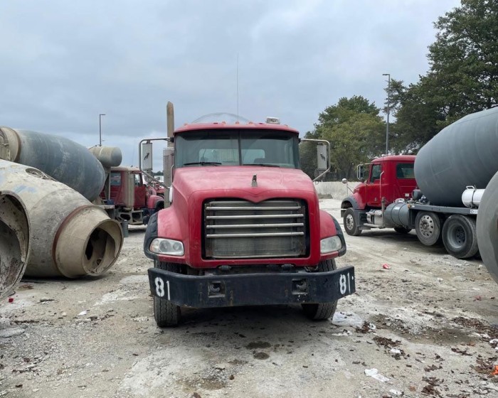 2007 MACK GRANITE CONCRETE MIXER TRUCK