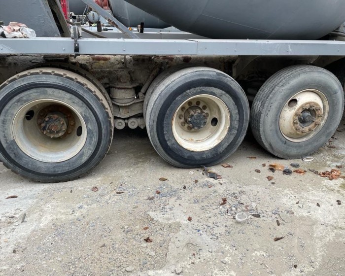 2007 MACK GRANITE CONCRETE MIXER TRUCK