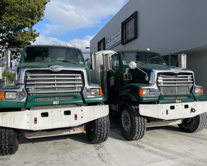 2008 STERLING 2009 CONCRETE MIXER TRUCK