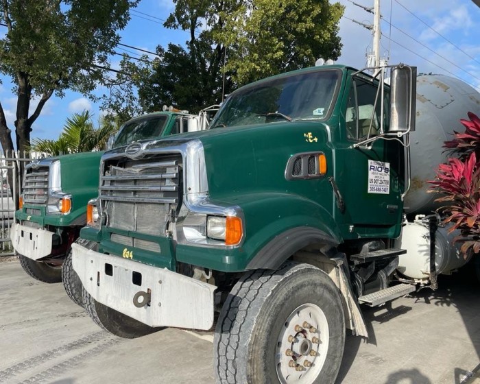 2008 STERLING 2009 CONCRETE MIXER TRUCK