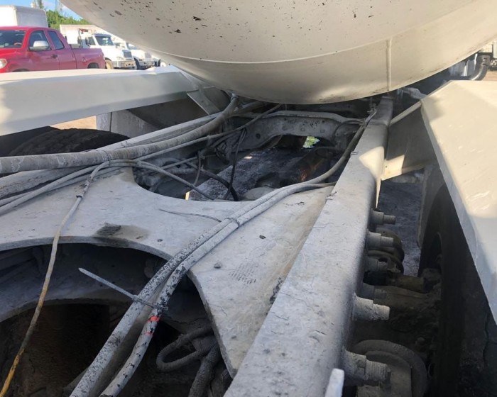 2007 MACK CV713 CONCRETE MIXER TRUCK