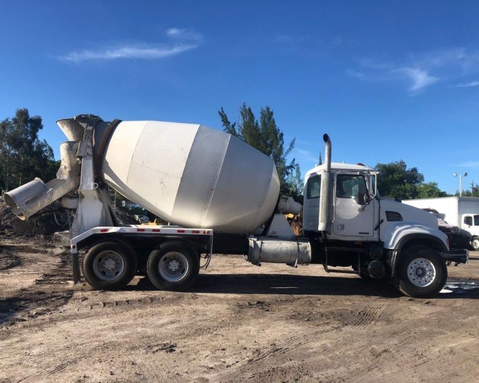 2007 MACK CV713 CONCRETE MIXER TRUCK