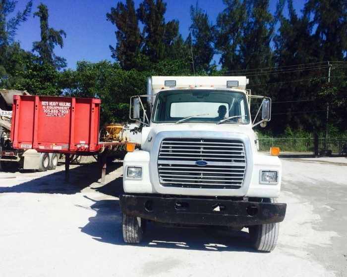 1993 FORD L8000 CONCRETE MIXER TRUCK 