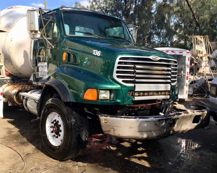 2007 STERLING LT9500 CONCRETE MIXER TRUCK