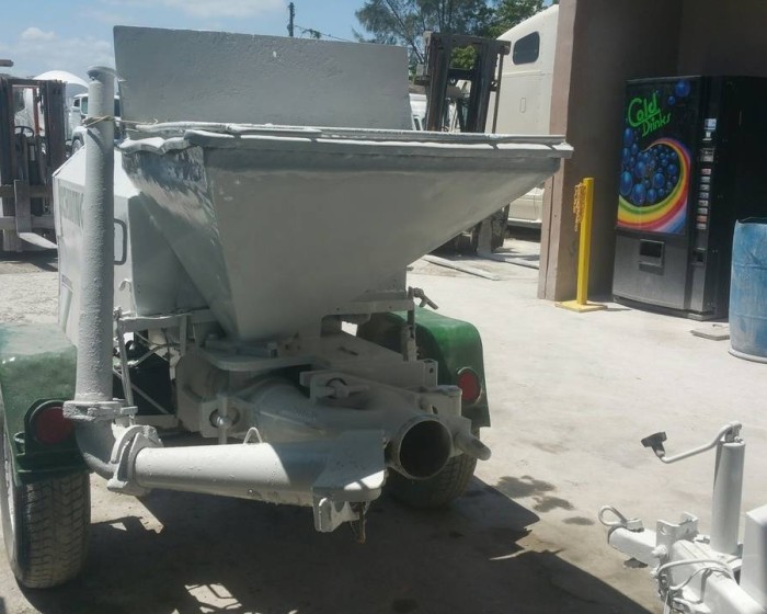 2004 SCHWING P88 CONCRETE PUMP