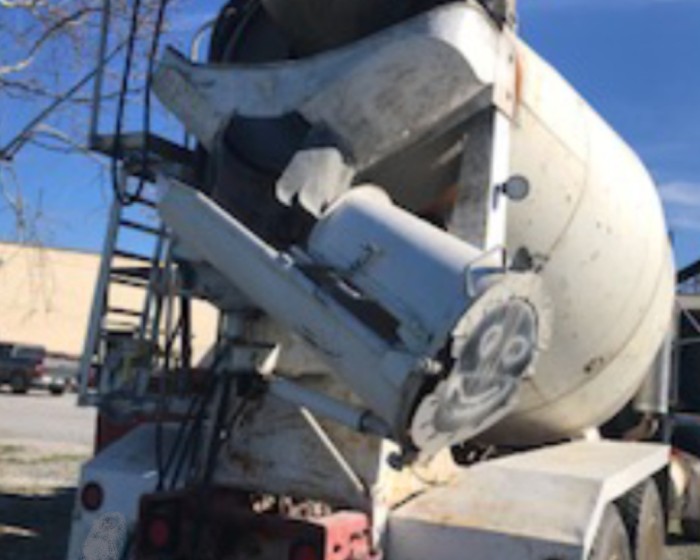 2002 PETERBILT CONCRETE MIXER TRUCK