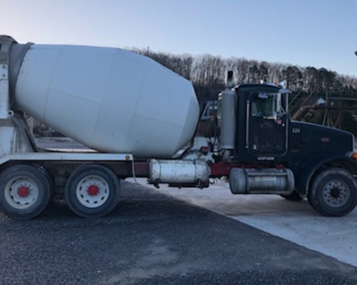 2002 PETERBILT CONCRETE MIXER TRUCK