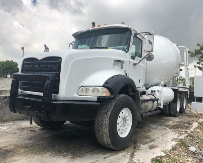 2008 MACK GRANITE GU813 CONCRETE MIXER TRUCK
