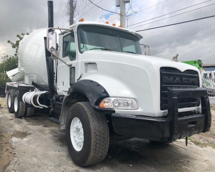 2008 MACK GRANITE GU813 CONCRETE MIXER TRUCK