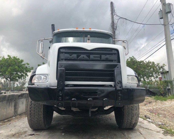 2008 MACK GRANITE GU813 CONCRETE MIXER TRUCK