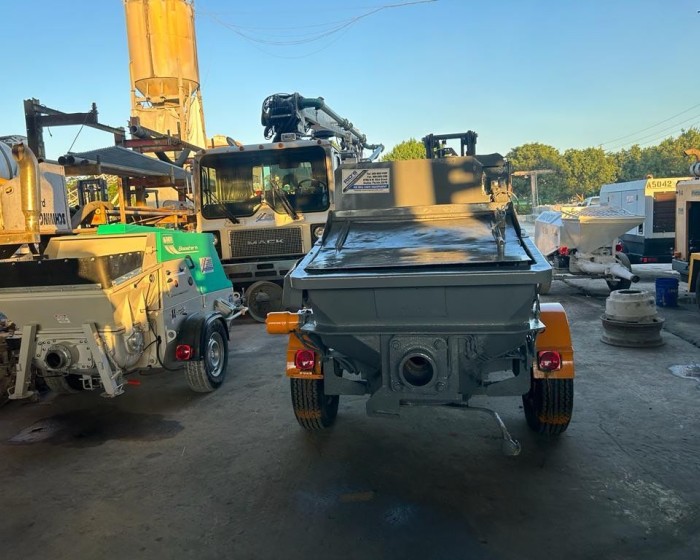 2006 PUTZMEISTER TK40 CONCRETE PUMP TRAILER