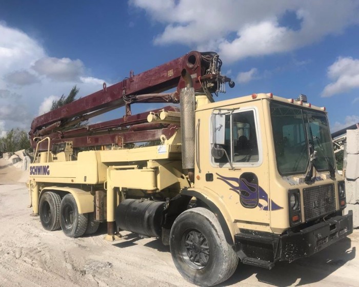 1994 MACK MR600 CONCRETE PUMP TRUCK