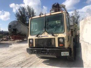 1994 MACK MR600 CONCRETE PUMP TRUCK