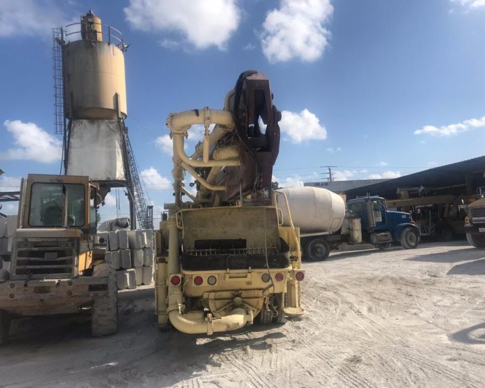 1994 MACK MR600 CONCRETE PUMP TRUCK