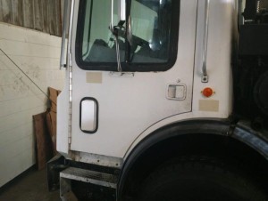 1999 MACK MR600 CONCRETE PUMP TRUCK