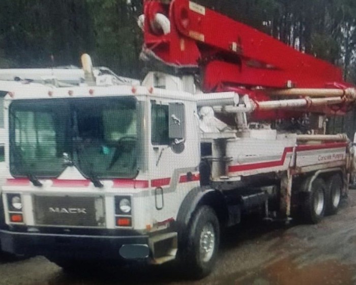 2001 MACK MR688S TRUCK WITH CONCORD CONCRETE PUMP 36M