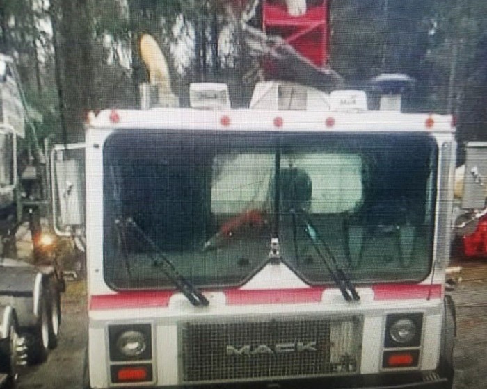 2001 MACK MR688S TRUCK WITH CONCORD CONCRETE PUMP 36M