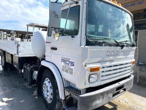 1988 MACK SCHWING-750 CONCRETE PUMP TRUCK