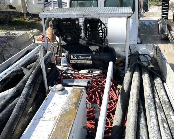 1988 MACK SCHWING-750 CONCRETE PUMP TRUCK