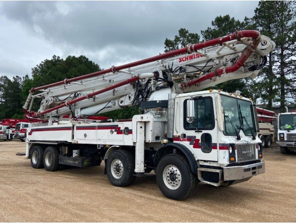 2006 MACK MR600 CONCRETE PUMP TRUCK