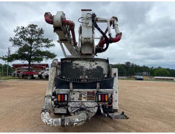 2006 MACK MR600 CONCRETE PUMP TRUCK