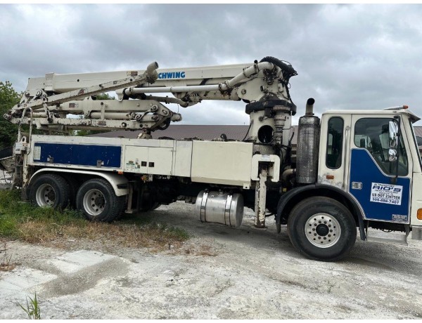 2006 STERLING  CONCRETE PUMP TRUCK