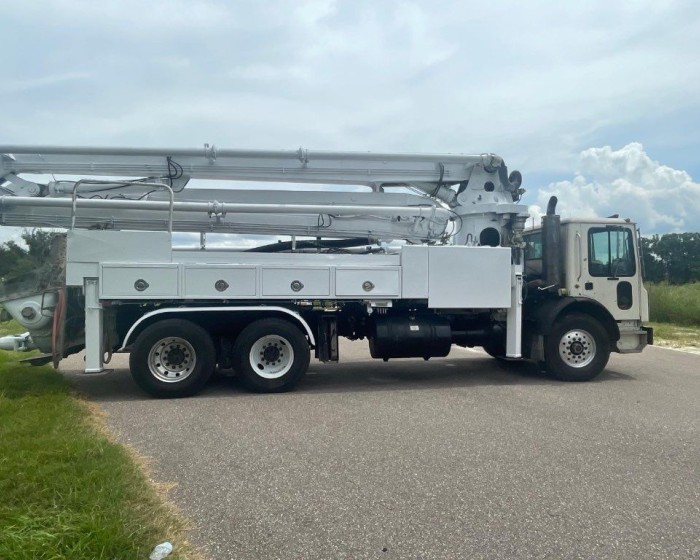 1997 MACK MR600 CONCRETE PUMP TRUCK