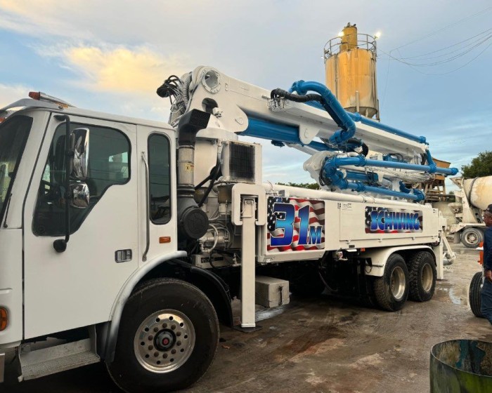 2006 STERLING ST CONCRETE PUMP TRUCK