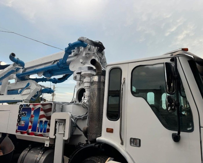 2006 STERLING ST CONCRETE PUMP TRUCK