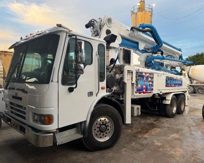 2006 STERLING ST CONCRETE PUMP TRUCK
