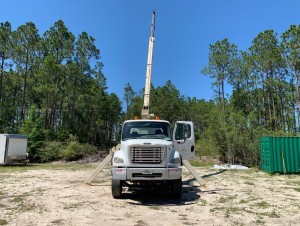 CRANE TRUCK ON 2010 FREIGHTLINER M2-112