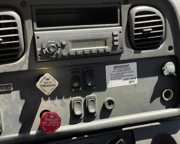 CRANE TRUCK ON 2010 FREIGHTLINER M2-112