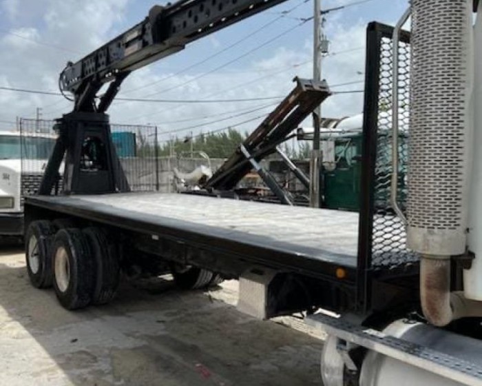 2006 STERLING CAT-C12 CRANE OR BOOM TRUCK