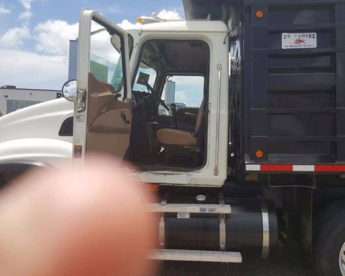 2006 MACK CV713 DUMP TRUCK