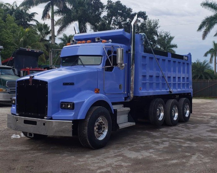 2003 KENWORTH T800 DUMP TRUCK