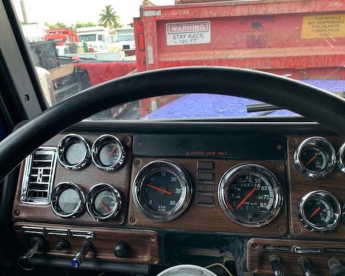 1999 FREIGHTLINER DUMP TRUCK