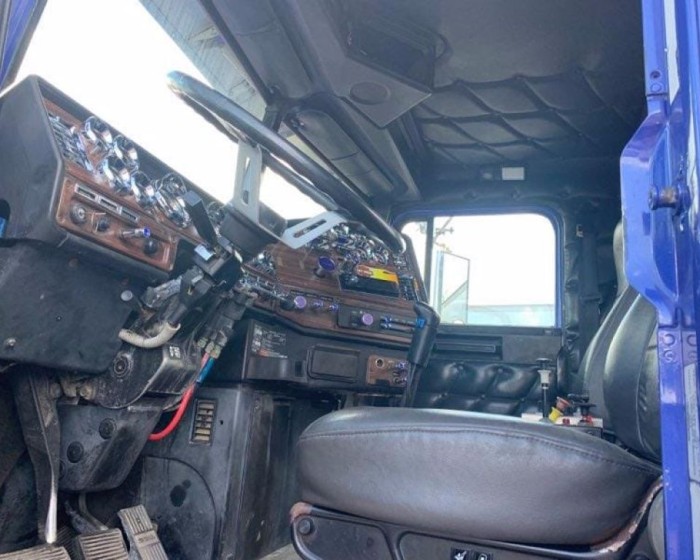 1999 FREIGHTLINER DUMP TRUCK