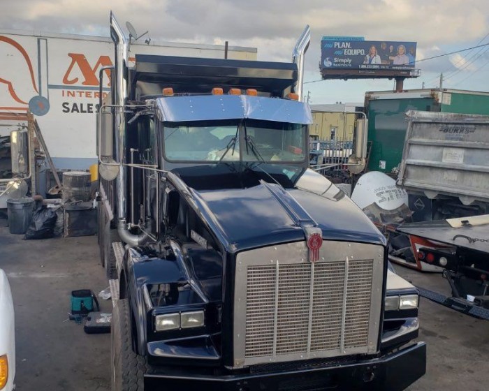 2002 KENWORTH  T800 DUMP TRUCK