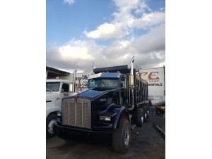 2002 KENWORTH  T800 DUMP TRUCK