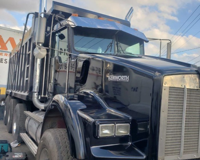 2002 KENWORTH  T800 DUMP TRUCK