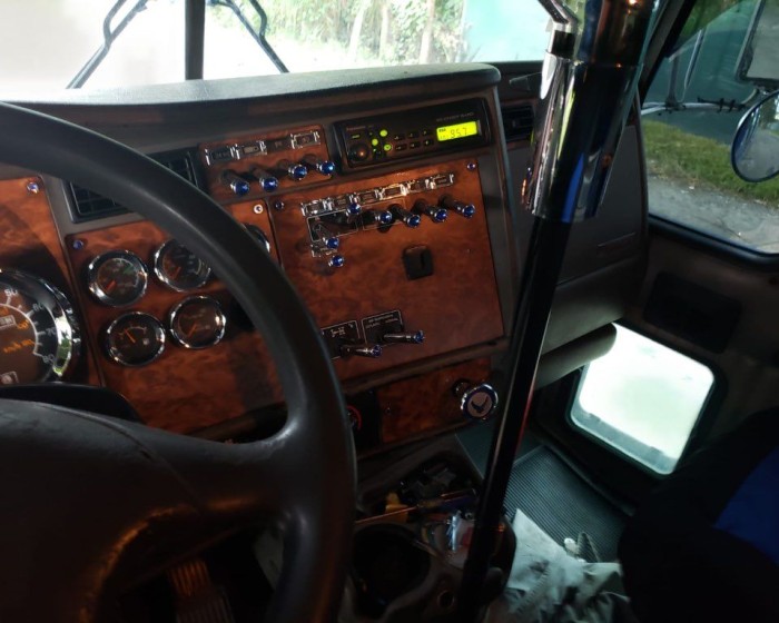 2002 KENWORTH  T800 DUMP TRUCK