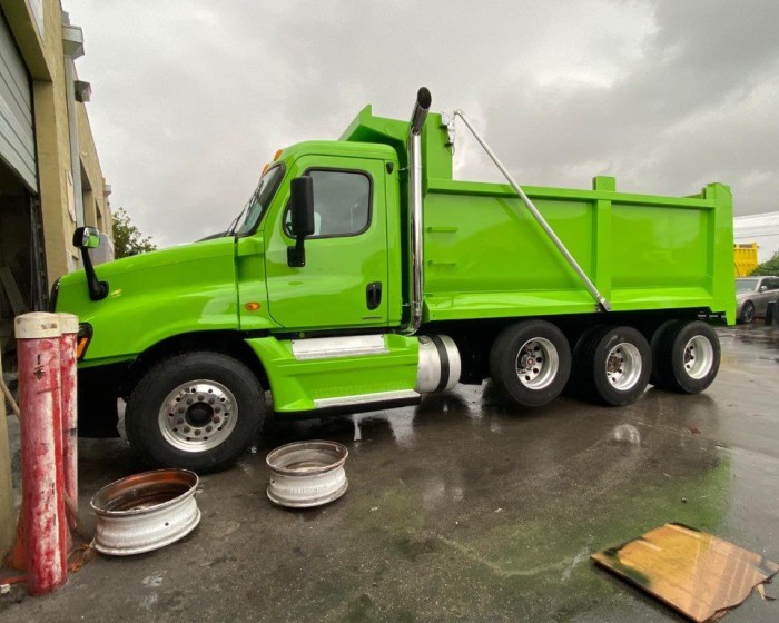 2012 FREIGHTLINER CASCADIA DUMP TRUCK
