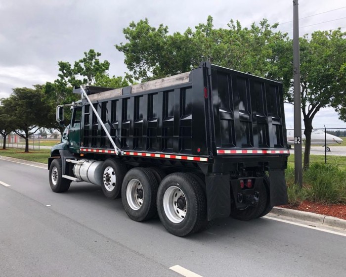 2011 MACK GRANITE DUMP TRUCK