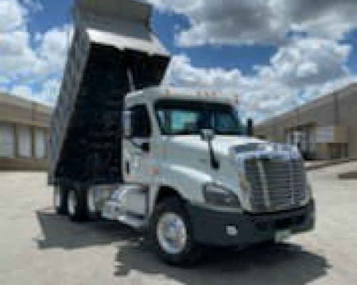 2012 FREIGHTLINER  DUMP TRUCK