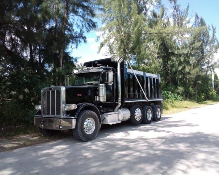 2008 PETERBILT 388 DUMP TRUCK TRI-AXLE
