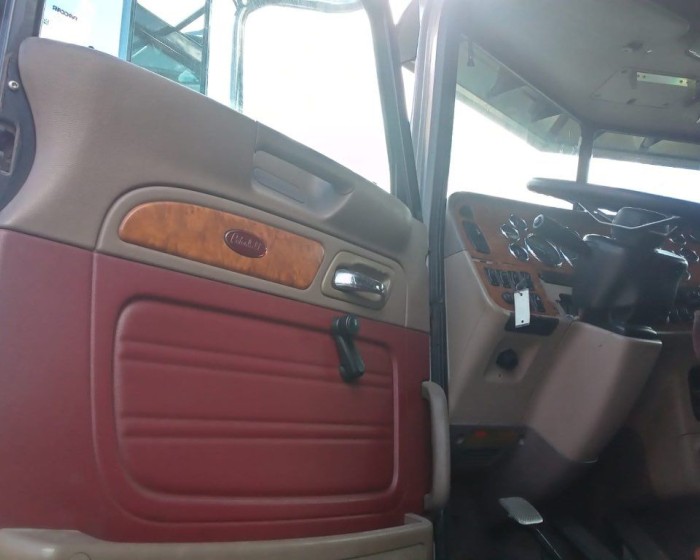 2008 PETERBILT 388 DUMP TRUCK TRI-AXLE