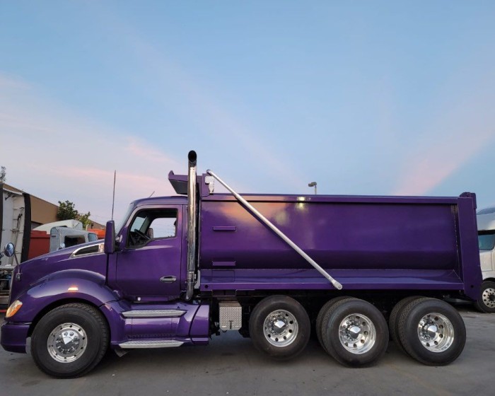2014 KENWORTH T680 DUMP TRUCK