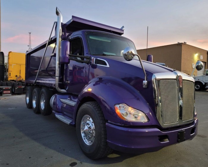 2014 KENWORTH T680 DUMP TRUCK