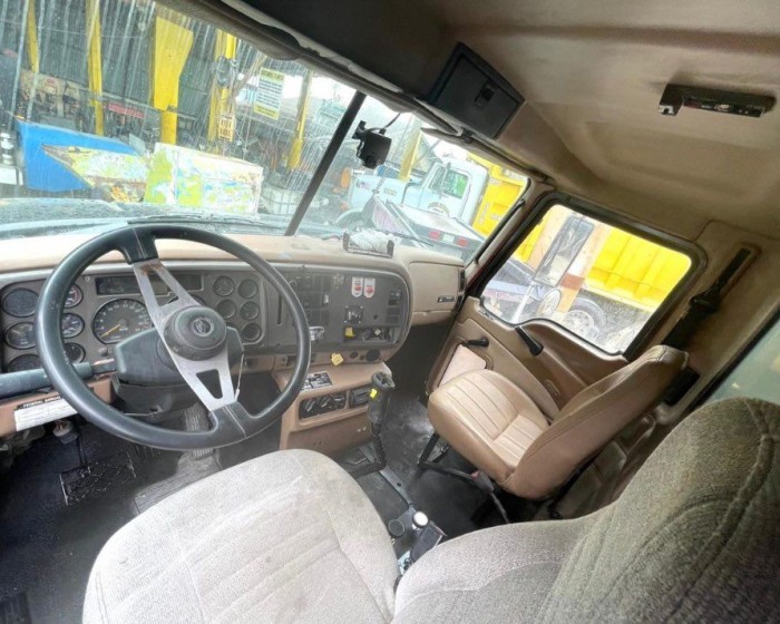 2007 MACK GRANITE DUMP TRUCK